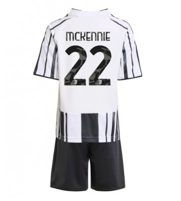 Lacne Dětský Futbalové dres Juventus Weston McKennie #22 2025-26 Krátky Rukáv - Domáci (+ trenírky)